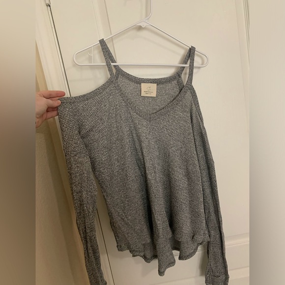 NWOT Hyped Unicorn Long Sleeve Open Shoulder Gray Top - Picture 1 of 5